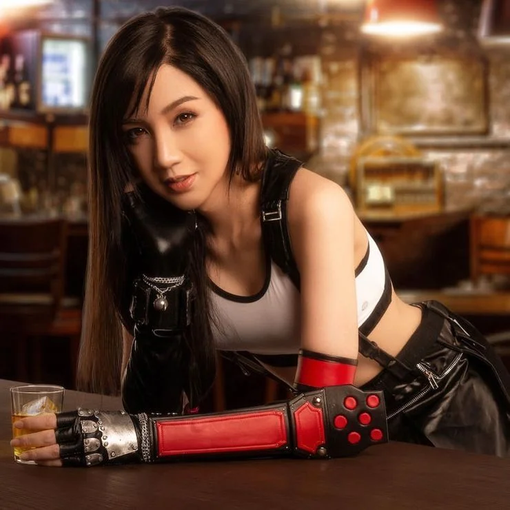 final fantasy tifa cosplay