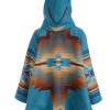 Back view of Kelly Reilly Yellowstone S03 Blue Coat